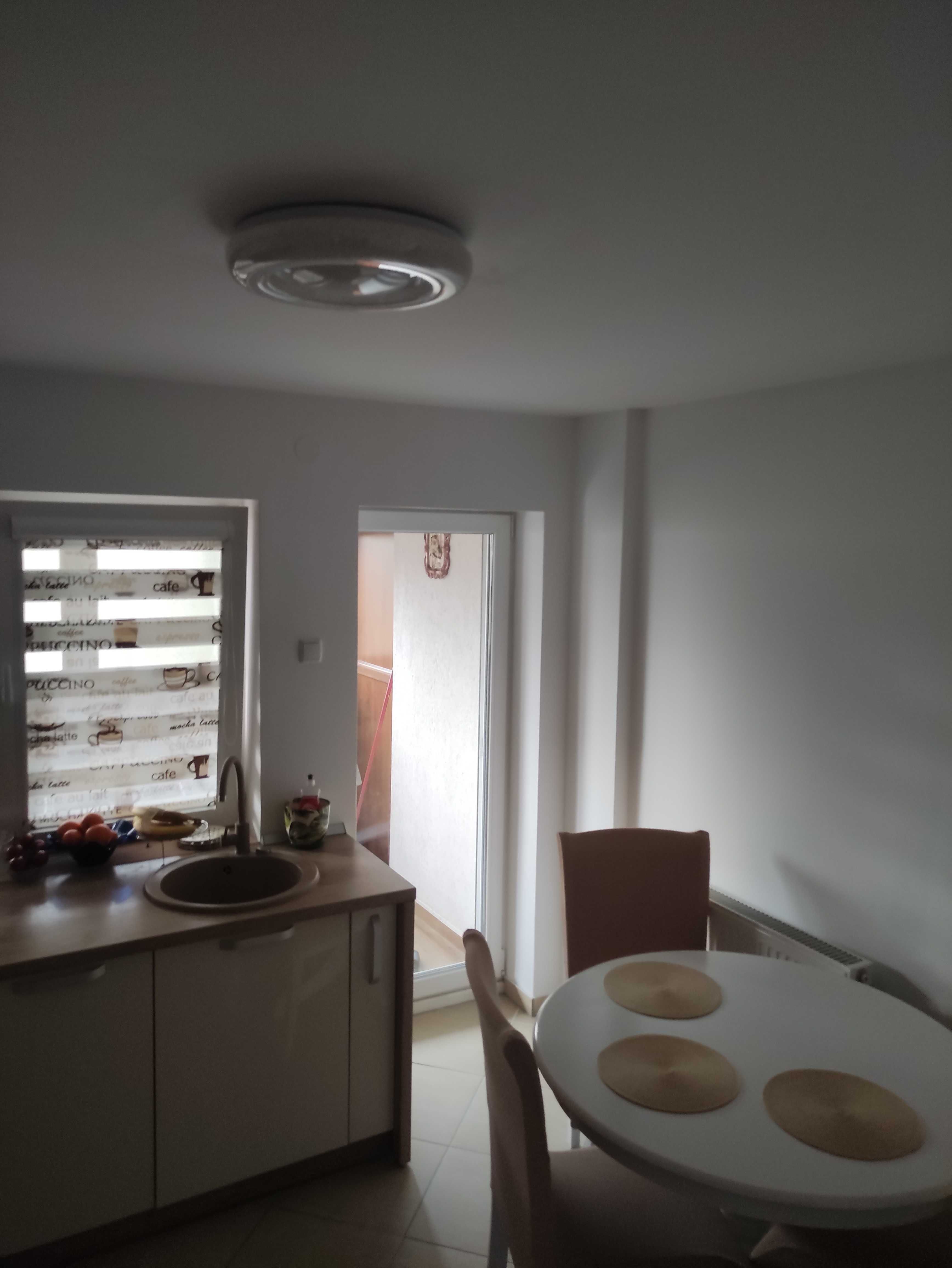 Apartament de închiriat 3 camere/loc de parcare /boxă