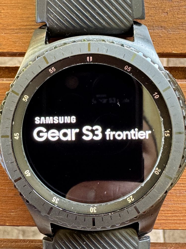 Часовник Samsung Gear S3 frontier