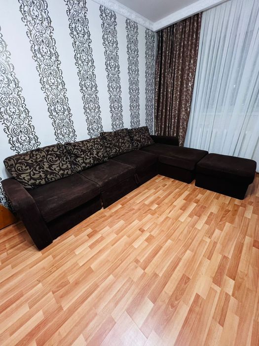 Продается диван угловой. В хорошем состоянии. Размер 270*80.