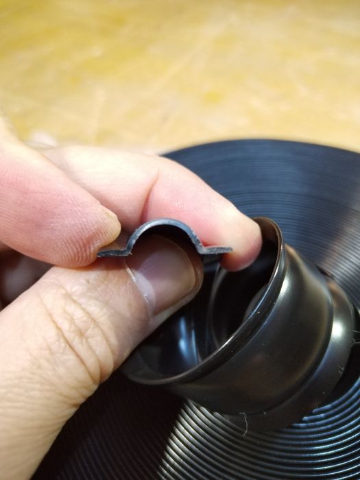 Гумиран протектор за алуминиева лайсна за каравана и кемпер