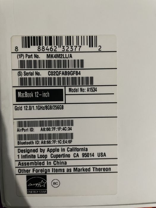 Macbook karobka dokument holati yaxshi turibdi