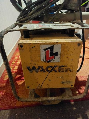 Vibrator de beton Wacker