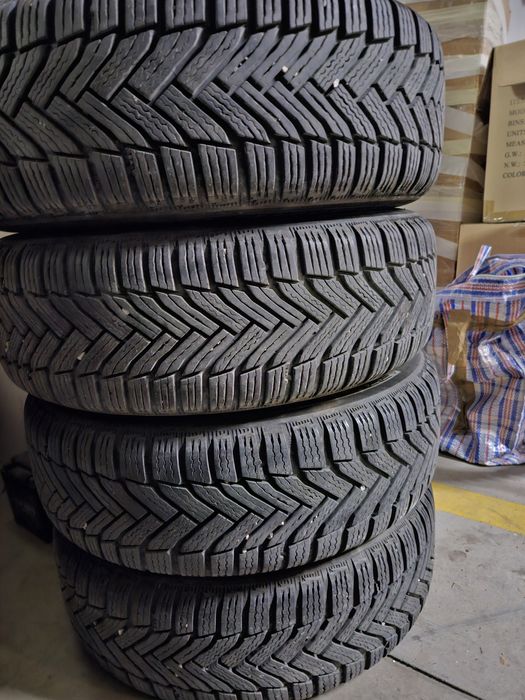 Зимни гуми Mishelin Alpin 7mm грайфер.  Мишелин 5×100 , 195/65/15 VW