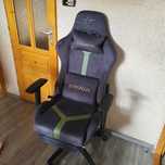 Scaun de gaming NOU cu suport de picioare