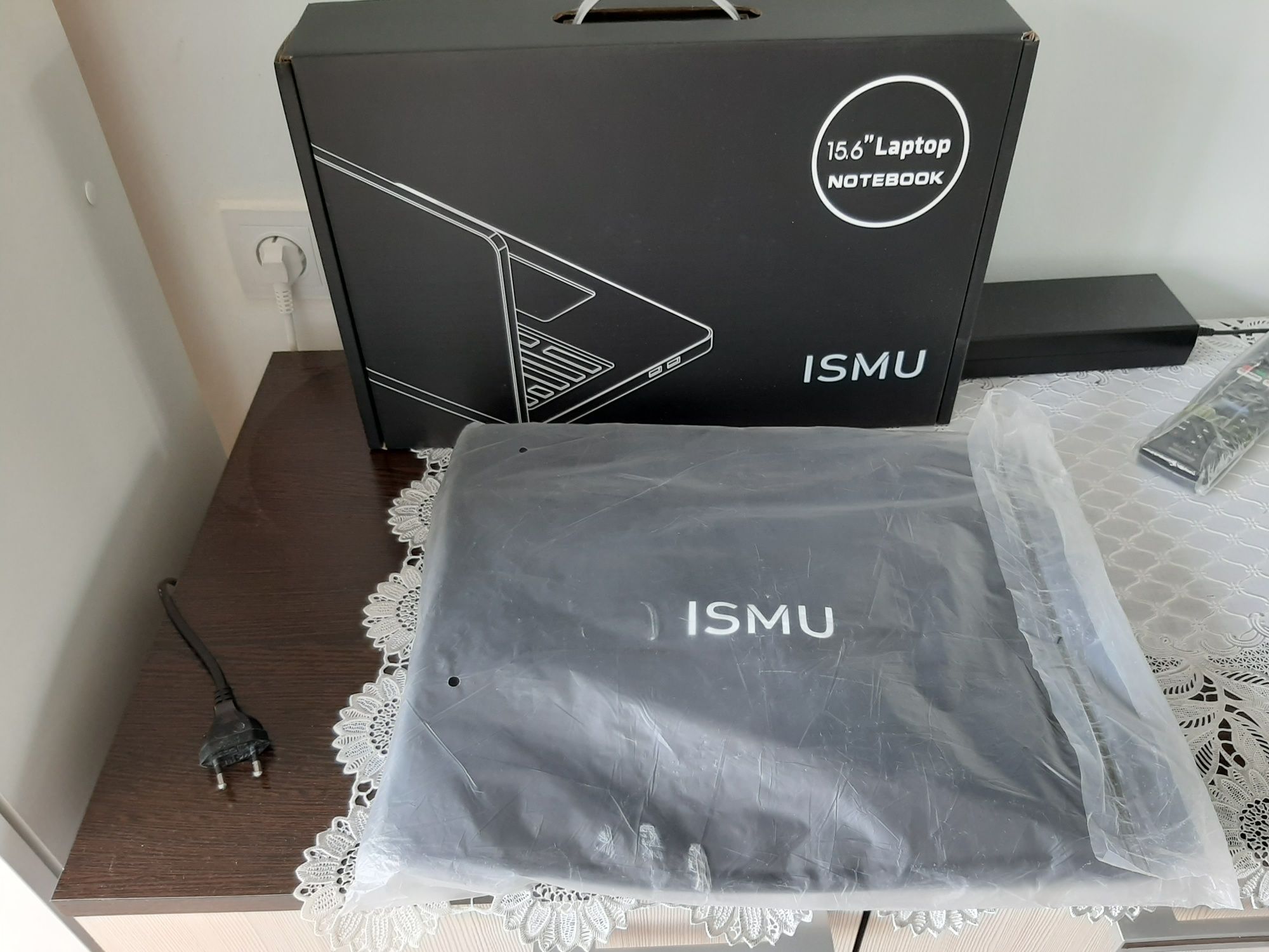 Продаю ноутбук lSMU TK-E159