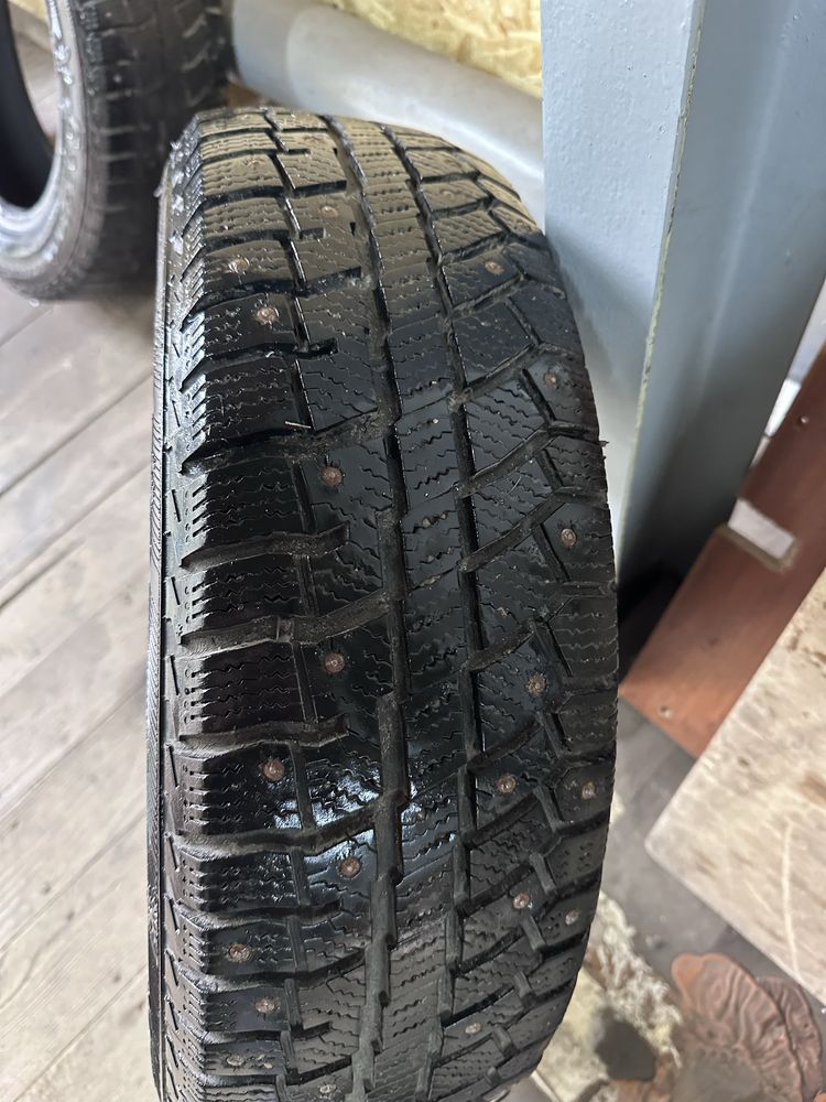 Прродам зимние шины r15