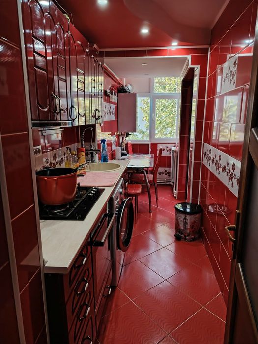 Vând apartament cu două camere