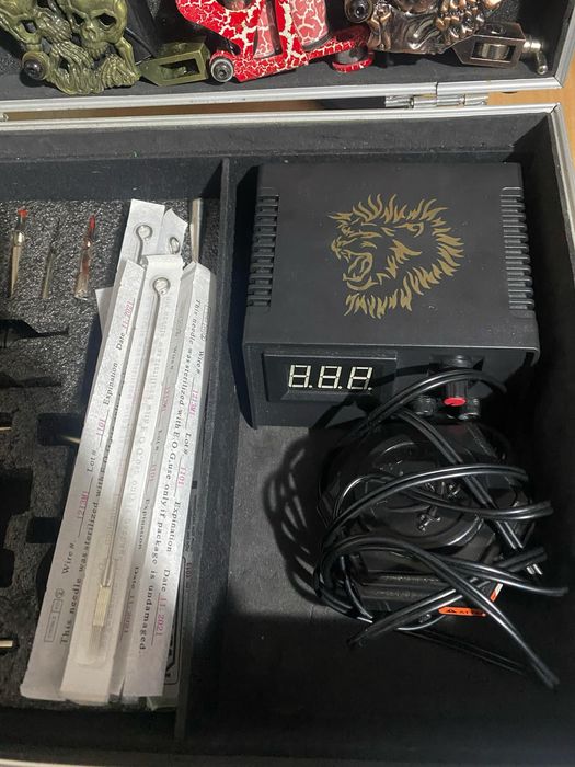 Aparat tatuat model vechi