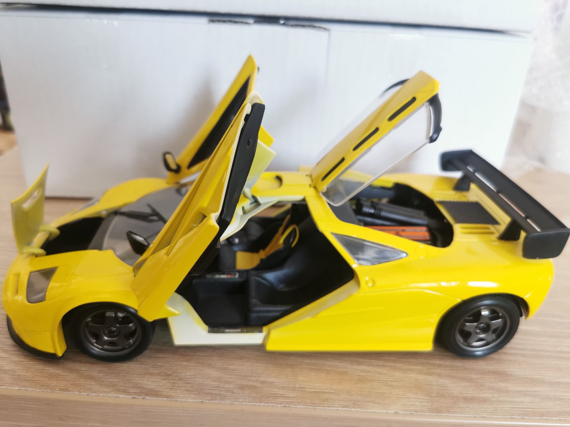 McLaren F1 1:18 Guiloy