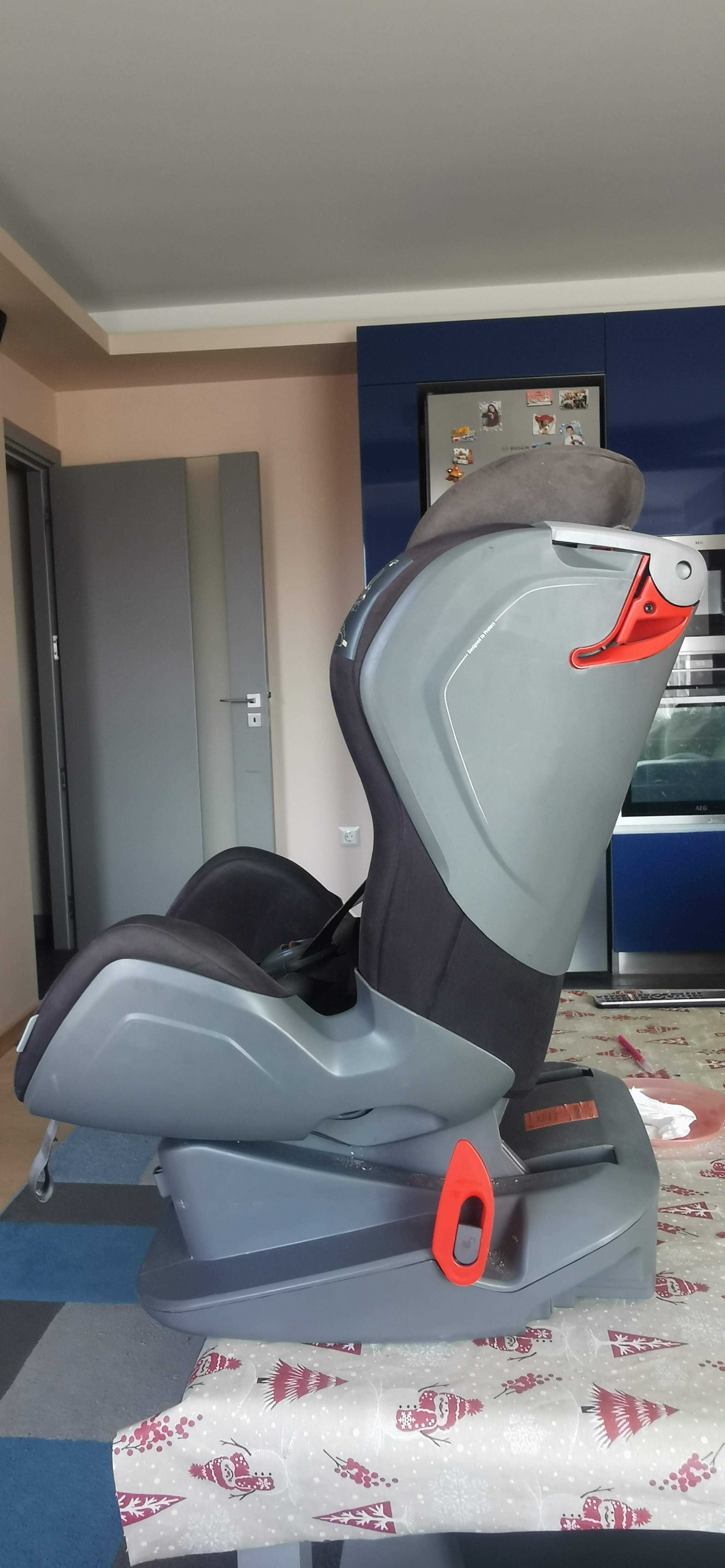 Avionaut Стол за кола Glider Softy 9-25 кг. Черно/Сиво