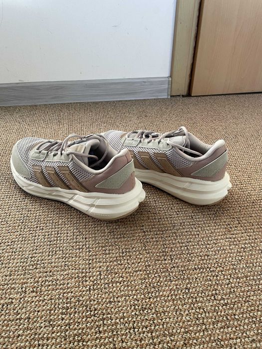 Addidas Astrastar 43 1/3  Чисто нови