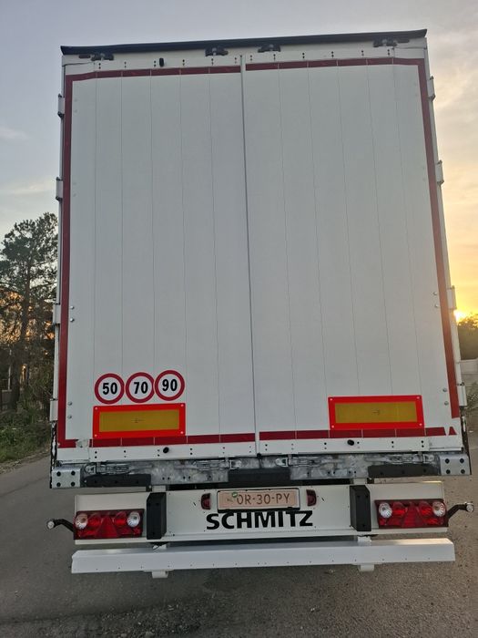 Semiremorca Schmitz Standard Dubă  Box  Container izoterma Anul  2019