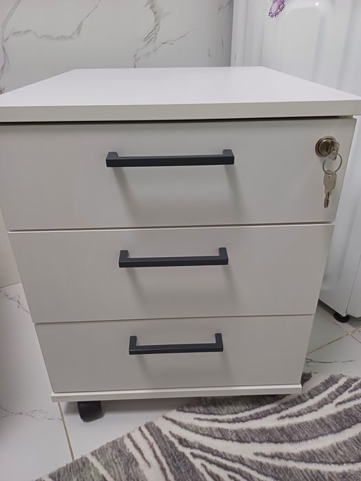 Тумбочки офисные новые