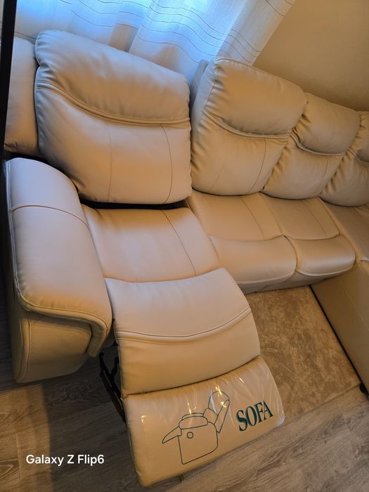 Ъглов кожен  диван