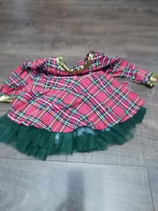 Rochite de Crăciun, 2 ani impecabile