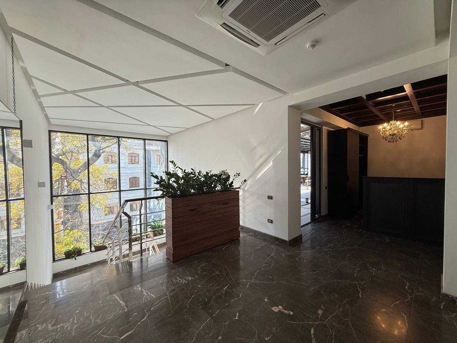 Сдается отдельно стояшая здание 1407м2 на в Мирабадском районе SH83