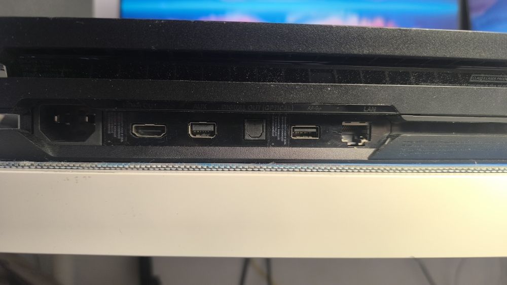 PS4 PRO MODAT 11.00 + SSD 1TB (Viteză 3x) + Jocuri Gratis Oportunitate