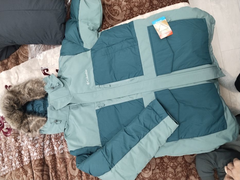 Продам новую зимнюю куртка Columbia