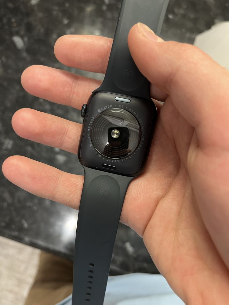 Продам AppleWatch Se 2