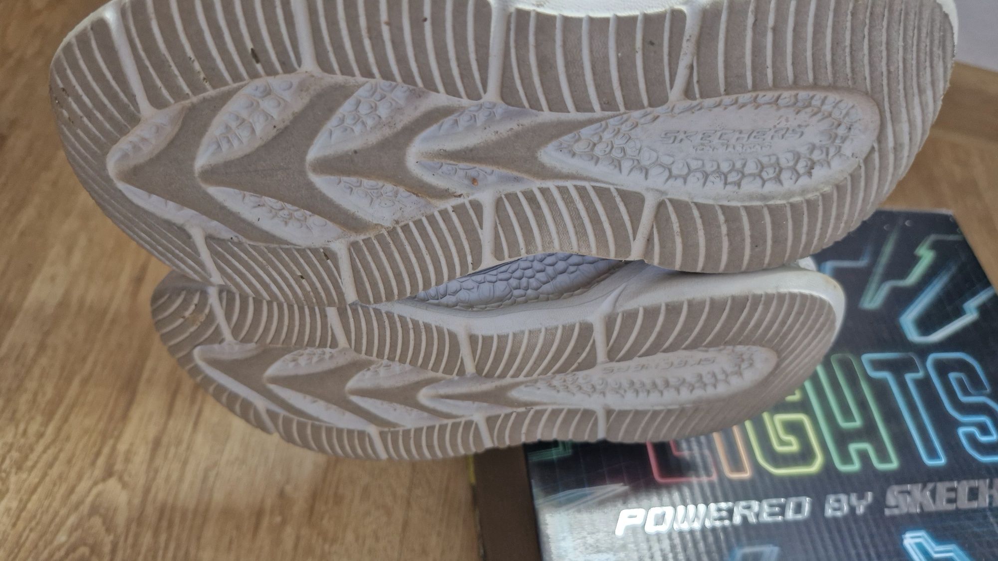 Светещи маратонки Skechers 27.5н-стелка 18см