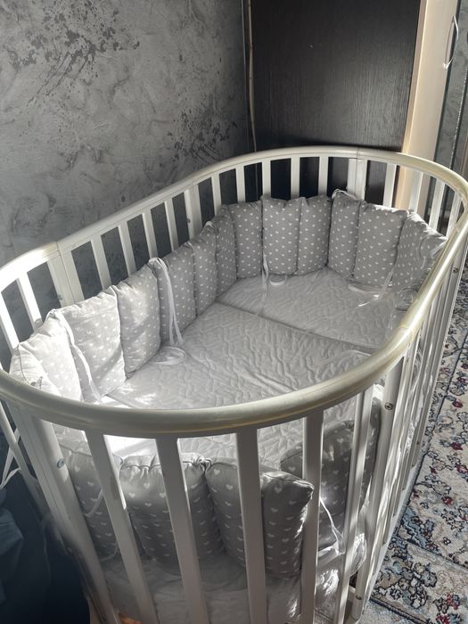 Кровать отличном состоянии продам за 30 все целое есть подушки