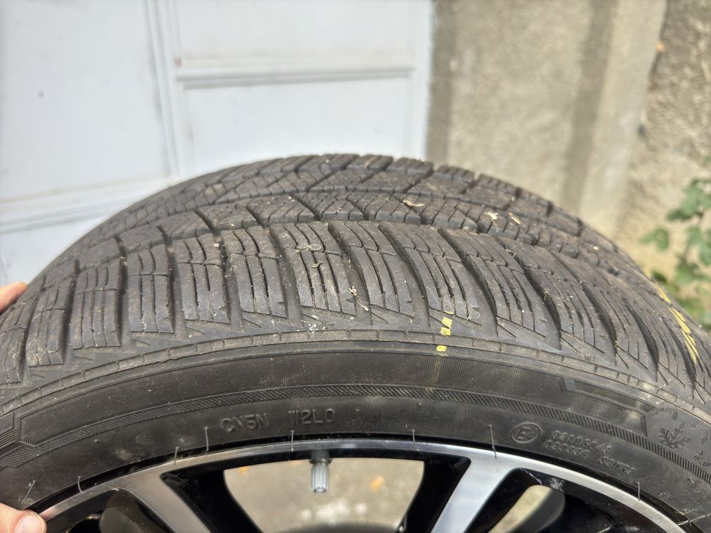 Jante Mercedes originale Noi cu anvelope iarna aproape noi 225 40 18