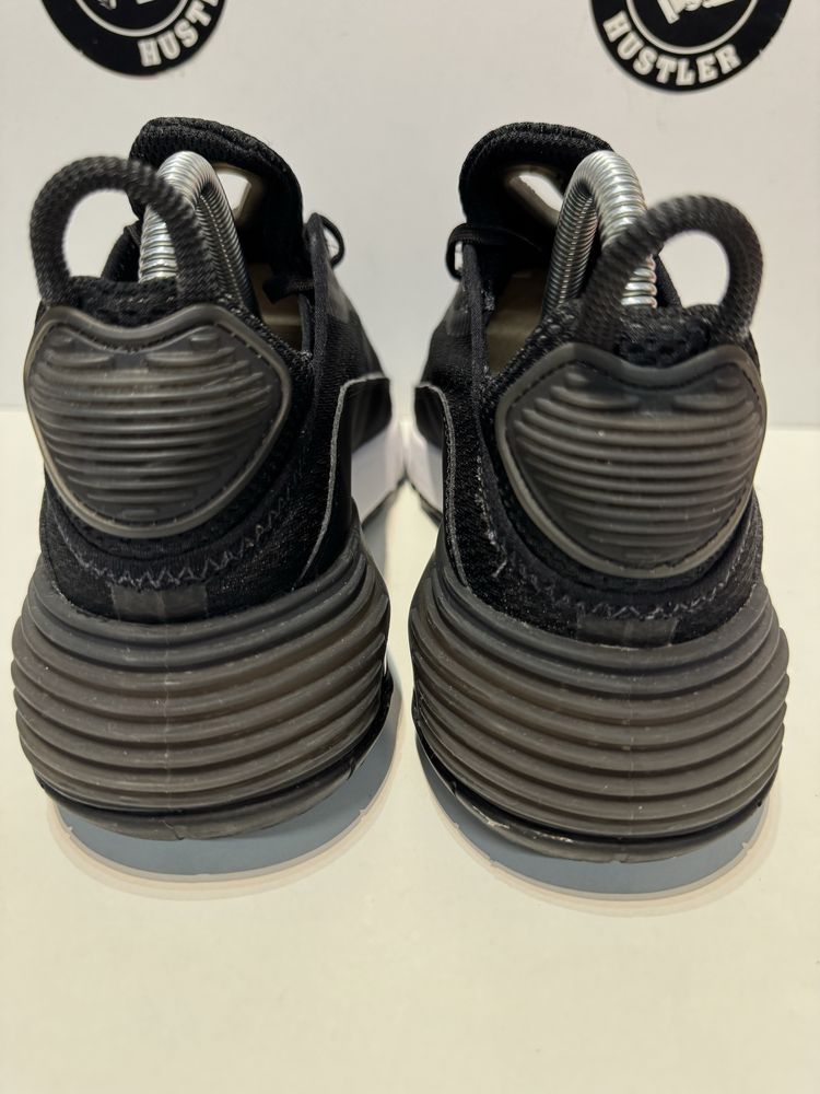 Маратонки NIKE AIR MAX 2090.Номер 37.5