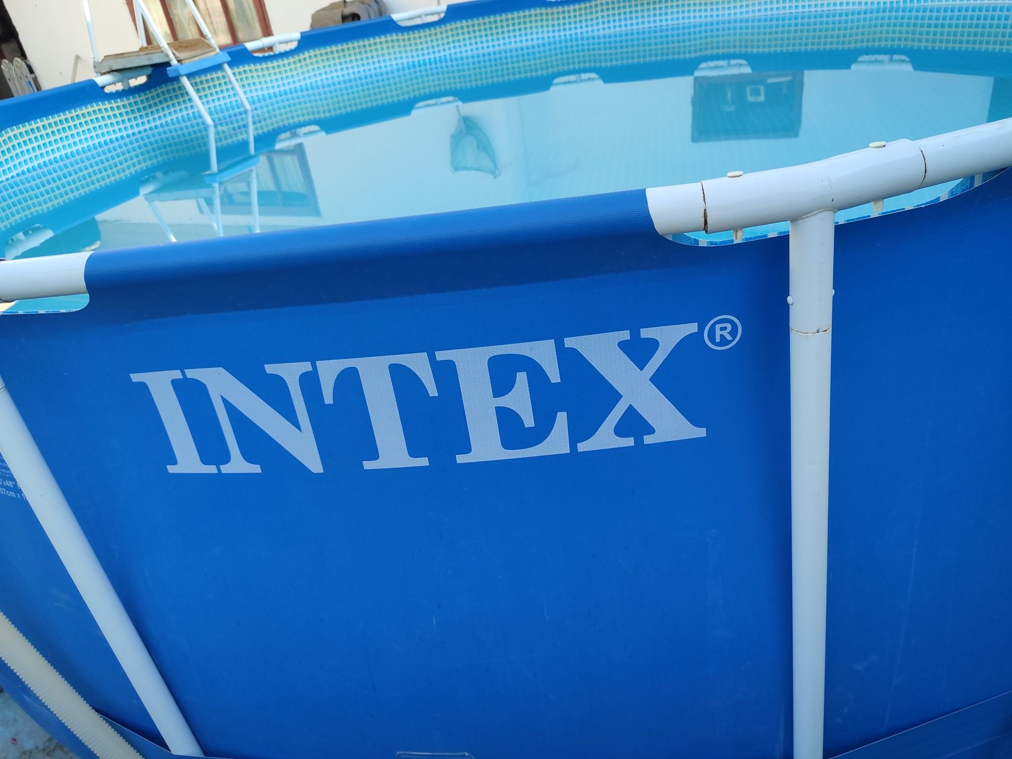 Продам большой бассейн INTEX 4,57x1.22