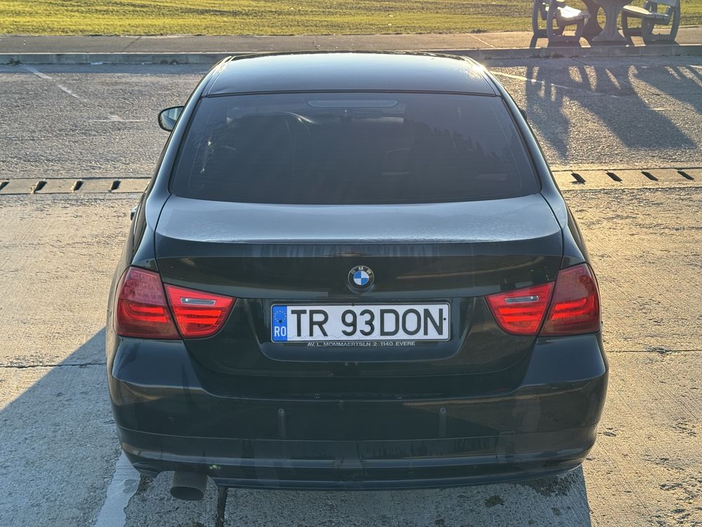 BMW E90 facelift / negru / 318D