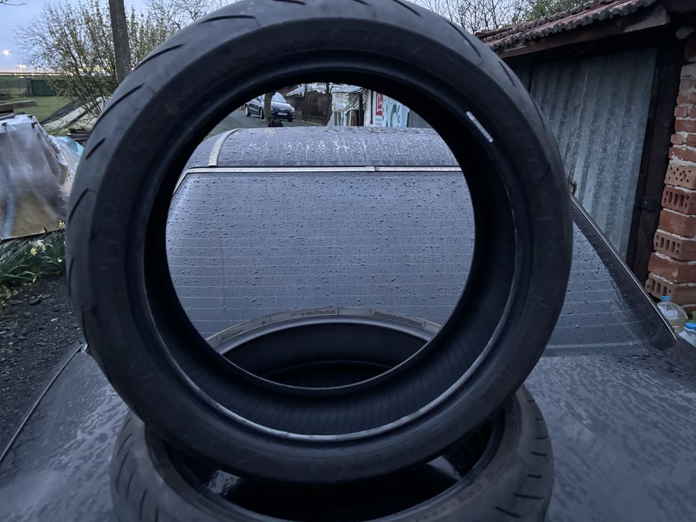 Предна гума за мотор Bridgestone 120/70 - 17