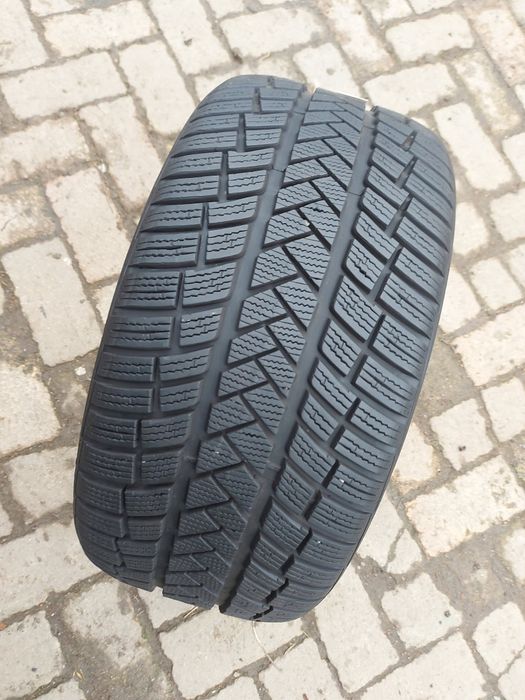 O bucată 255 55/35 R19 M+S iarnă - Vredestein Continental