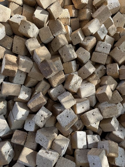 O’tin bor kubiklar apilkali