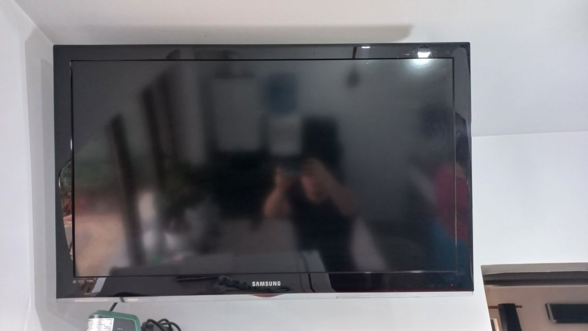 Vand TV plasma Samsung 100cm