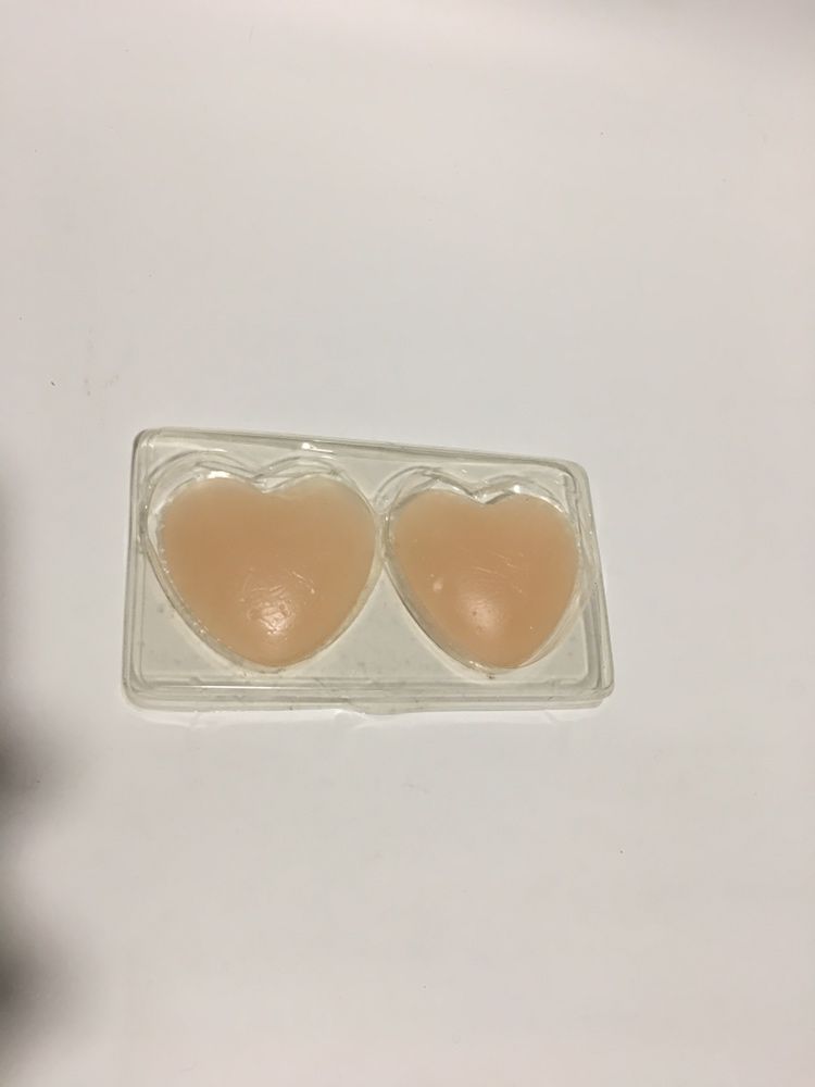 Pernițe din silicon pentru mameloane / sâni în formă de inimioare