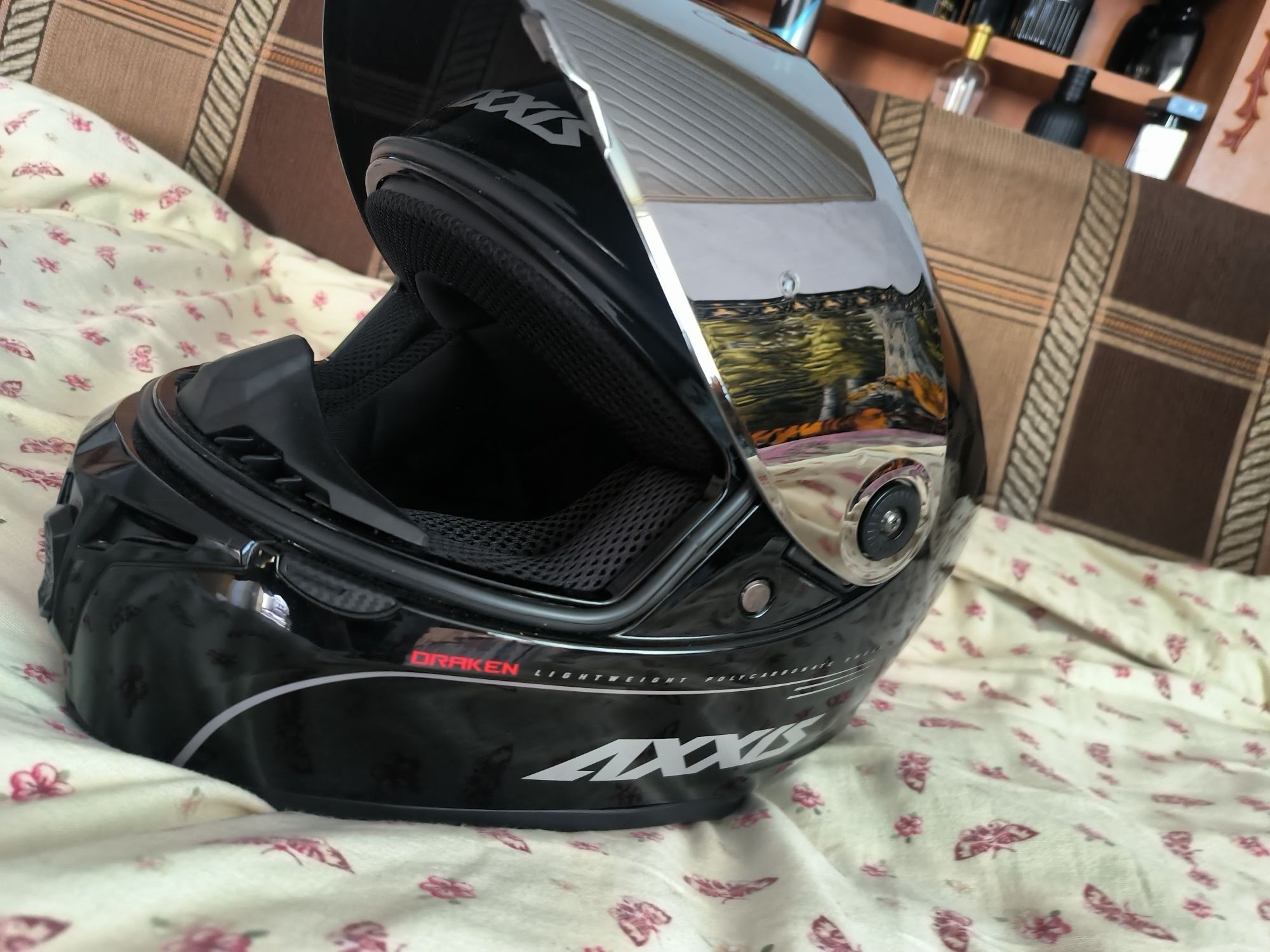 Vând casca moto axxis + mănuși seventy