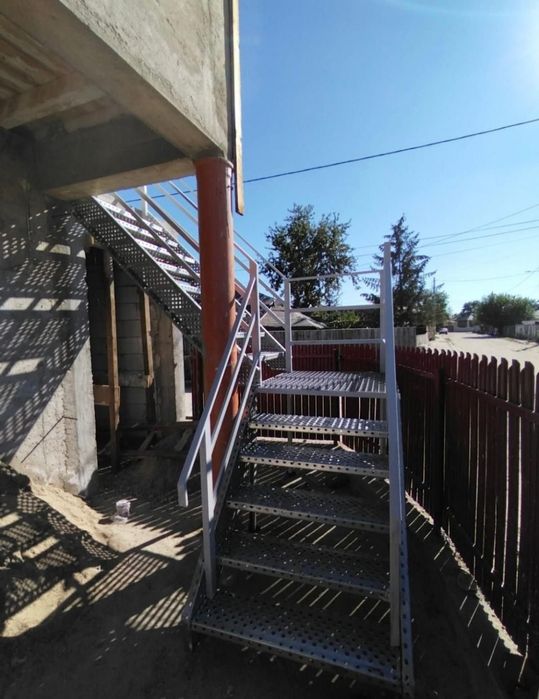 Scara zincate la comanda în toată tara