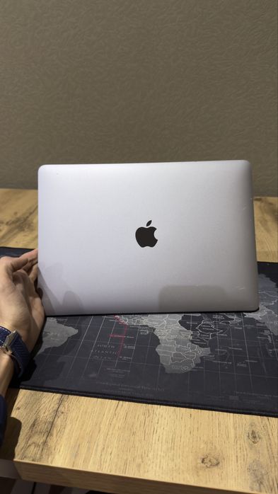 Macbook Air 13/2018 / 8/128