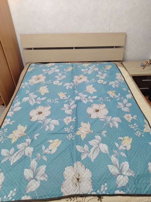 Покрывало тонкие новые разм 1,5