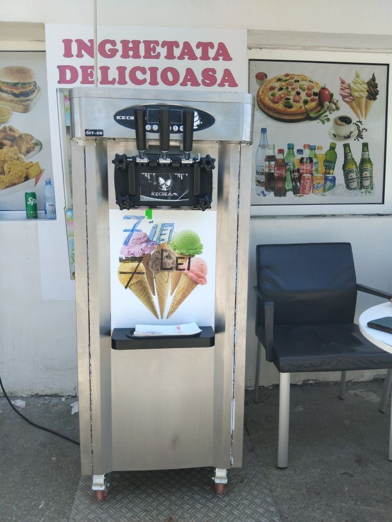 Aparat înghețată  stradal