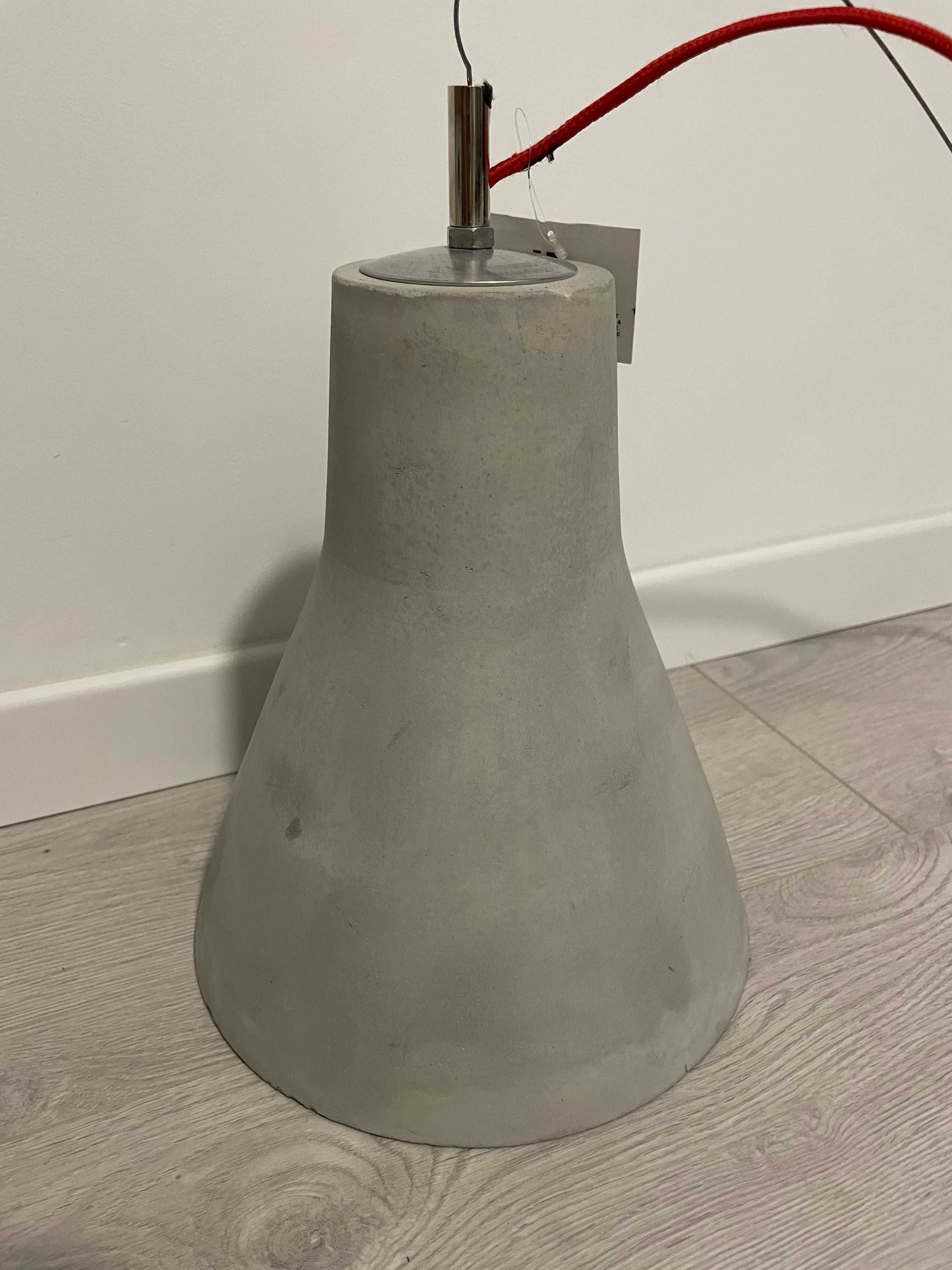 Lampa suspendata din beton - handmade