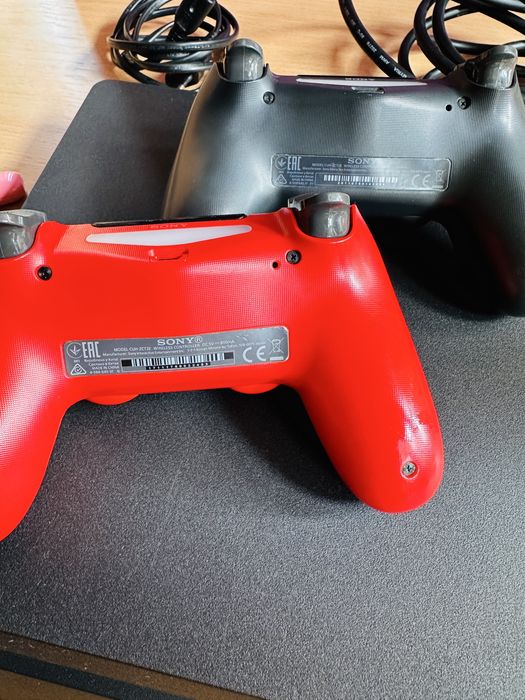 PS4 Slim 1TB + 2 Controlere originale