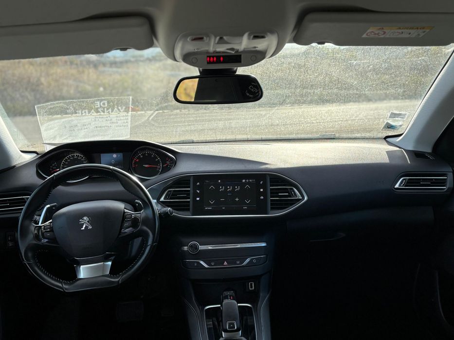 Vand Peugeot 308 1.2benzina 130cp automat 2020