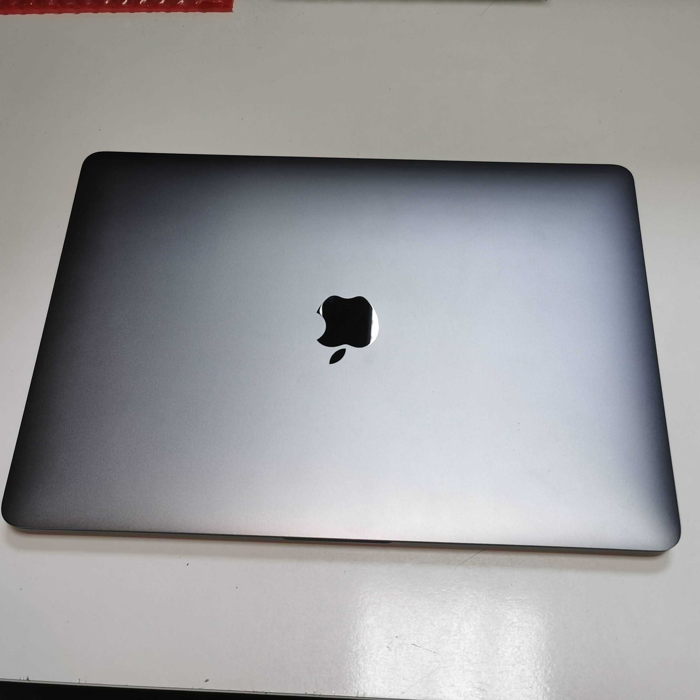 MacBook Pro Retina 13 2020 16GB RAM, 512GB SSD 4x ThunderBolt 3 Ports