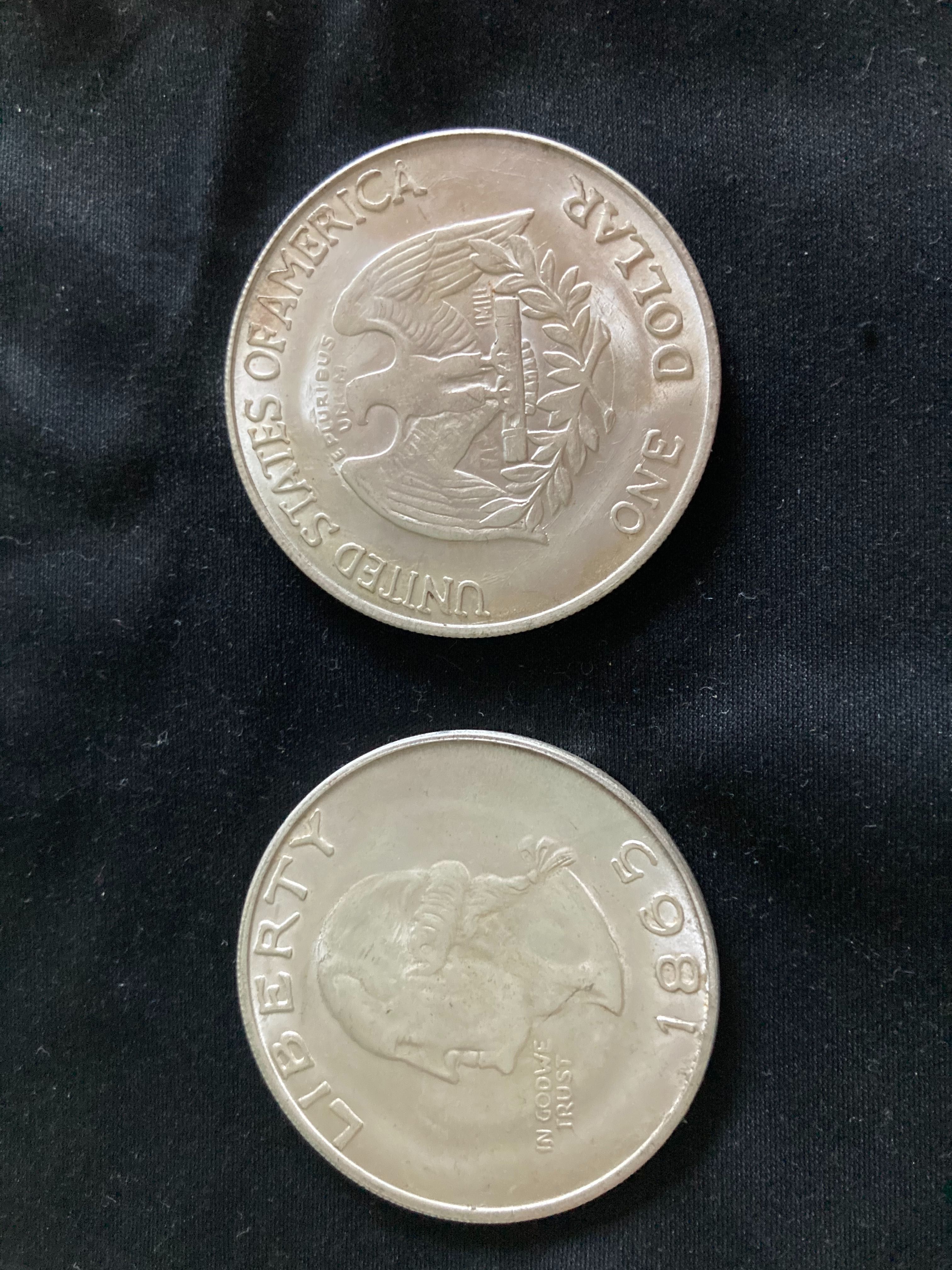 Американски монети по един долар. Реплики