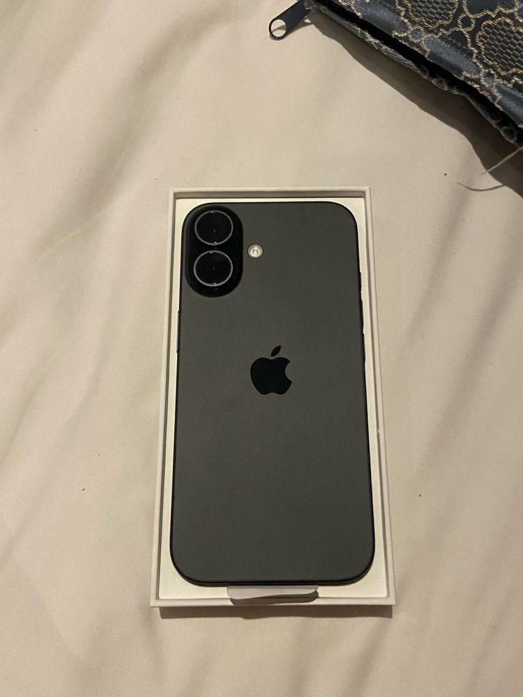 Продаеться Iphone 16