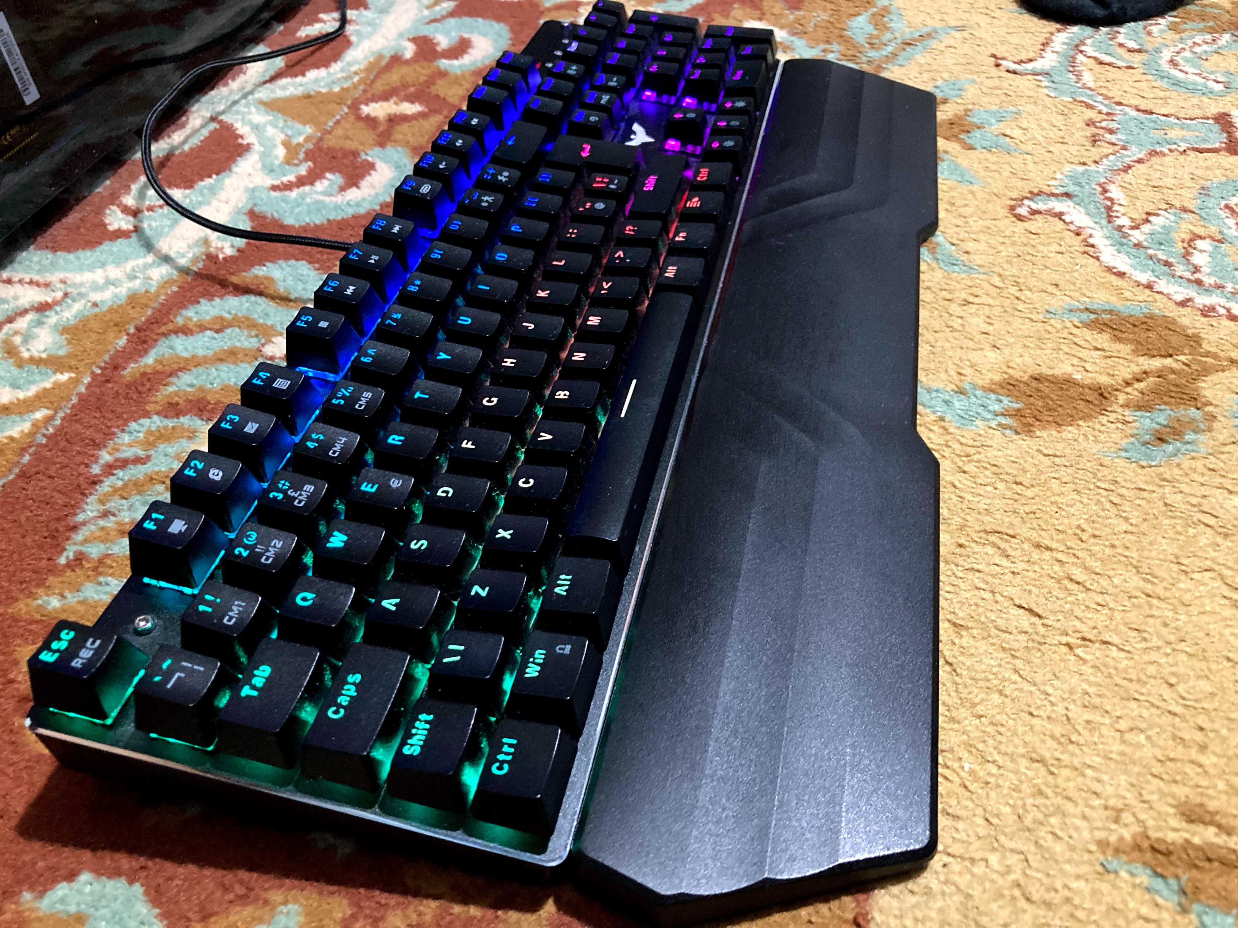 Tastatura Havit RGB mecanica Blue Switches