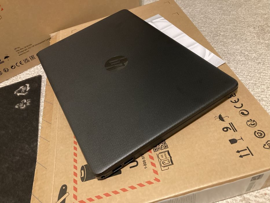 Laptop HP 15s ecran 15’6 AMD 3020e 4GB DDR4 128GB SSD NOU NEFOLOSIT