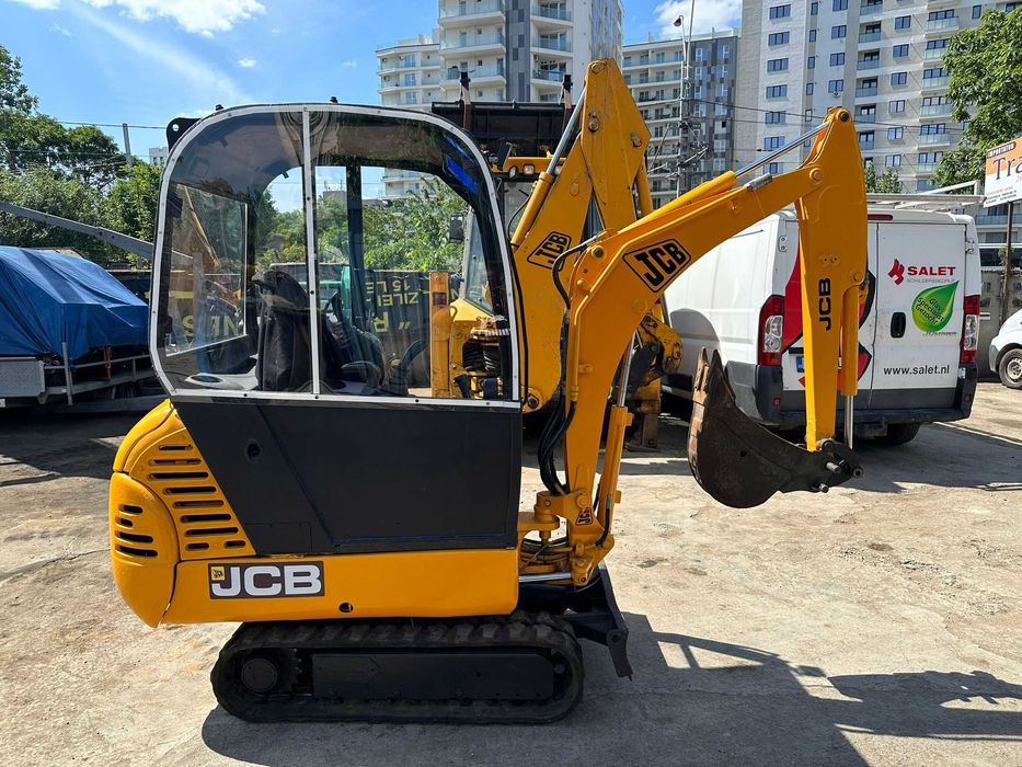 Excavator - JCB 8016