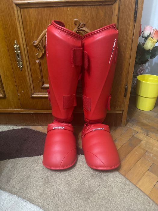 tibiere karate outshock rosii