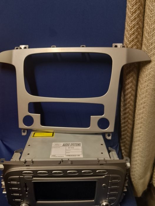 Мултимедия от Ford s Max